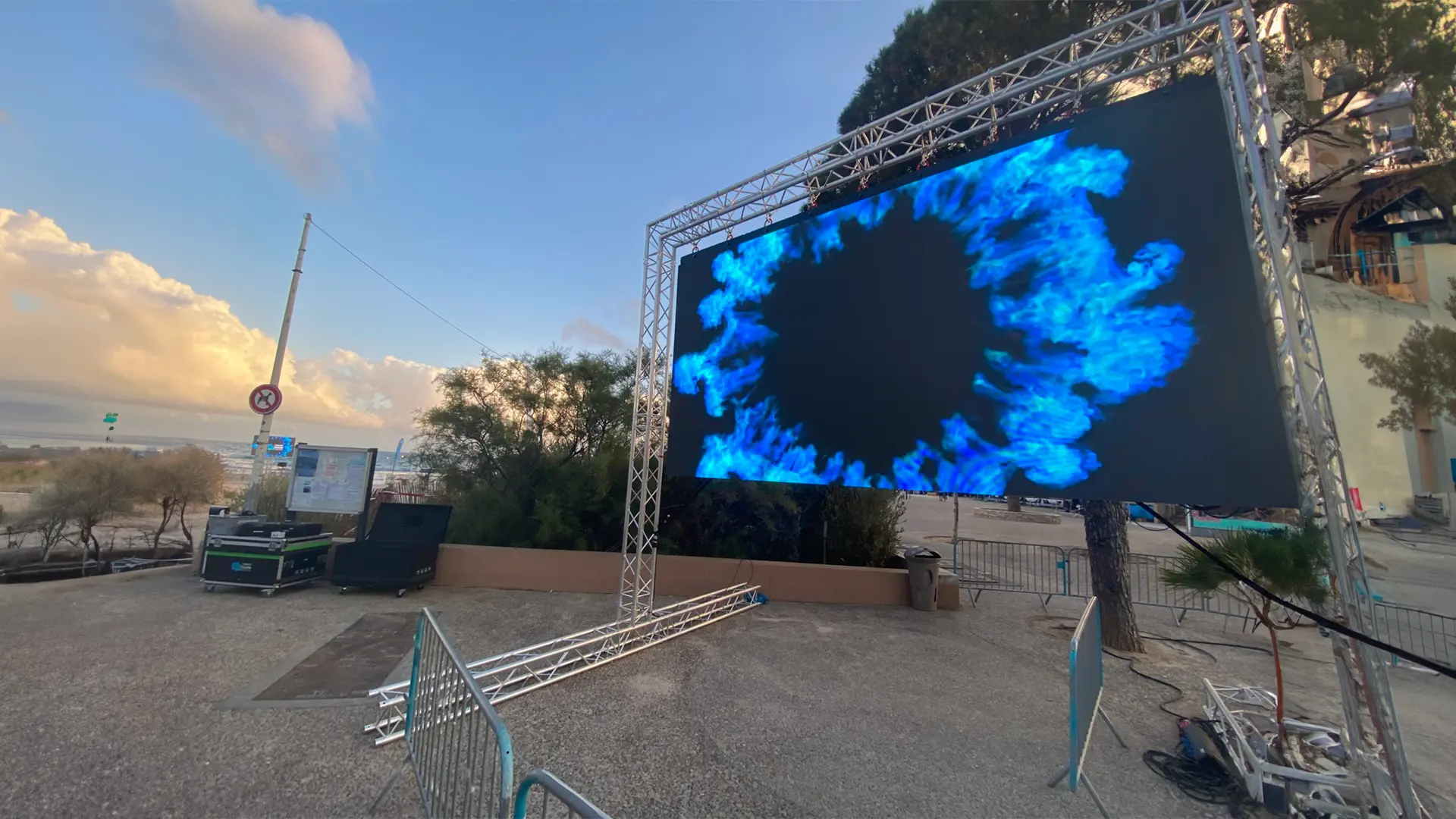Écrans LED haute définition pour expositions et événements professionnels au Maroc, location d'écrans LED Maroc pour salons et foires. Écran géant LED au Maroc